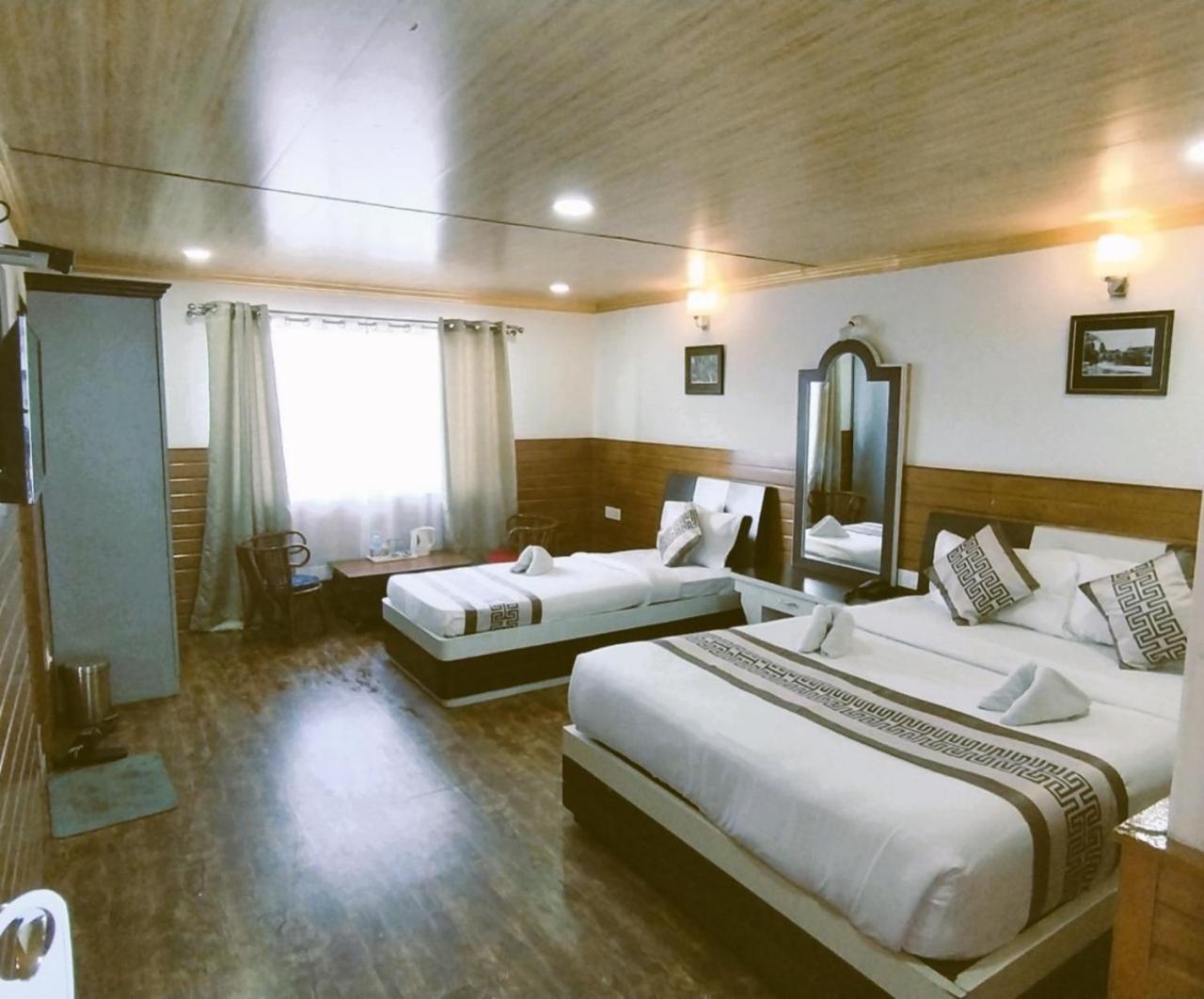 Hotel Kasturi Palace & Restaurant Darjeeling Darjeeling  Exterior photo
