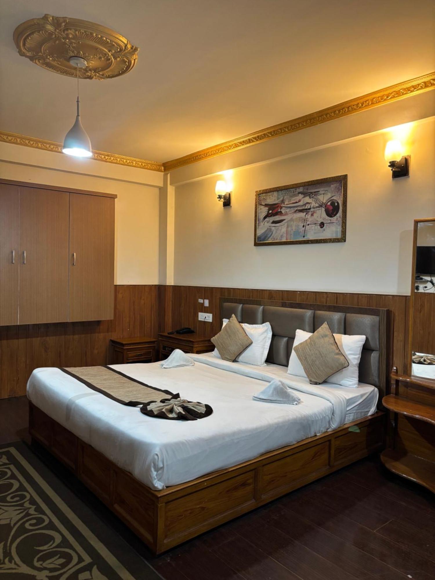 Hotel Kasturi Palace & Restaurant Darjeeling Darjeeling  Exterior photo