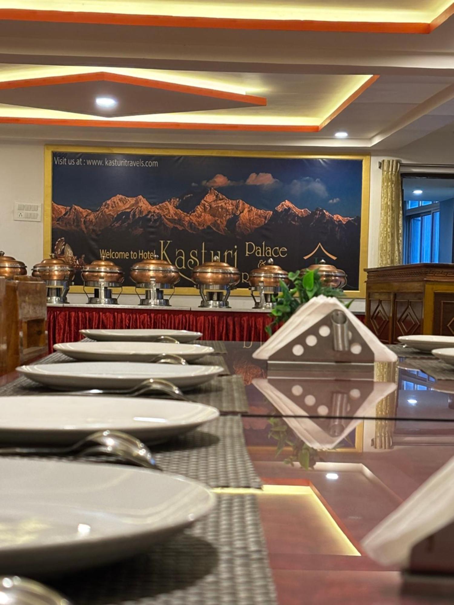 Hotel Kasturi Palace & Restaurant Darjeeling Darjeeling  Exterior photo